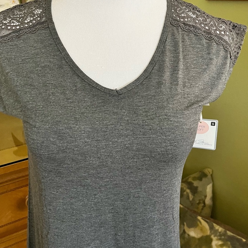 Marilyn Monroe Gray Fitted Cap Sleeve Embellished Pajama Top